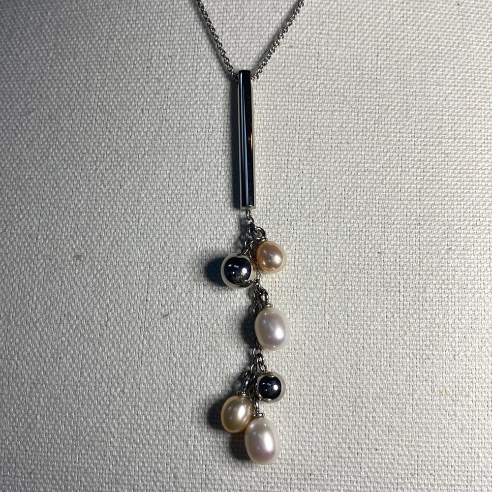 Beautiful Imorellato silvertone and pearl bead necklace